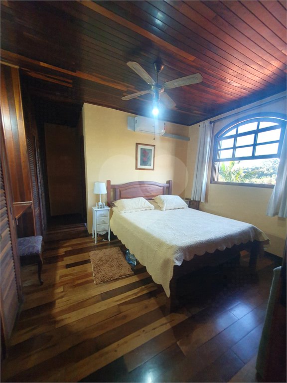 Casa à venda com 4 quartos, sendo 2 suítes,  no condomínio Vinhas da Vista Alegre - Lado Café, Vinhedo - SP