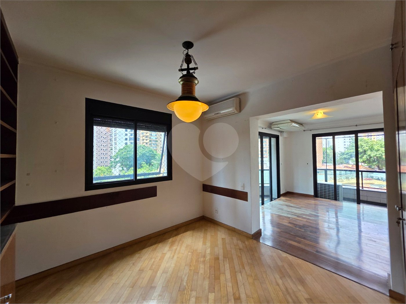 Apartamento à venda com 3 suítes em Vila Uberabinha, São Paulo, SP