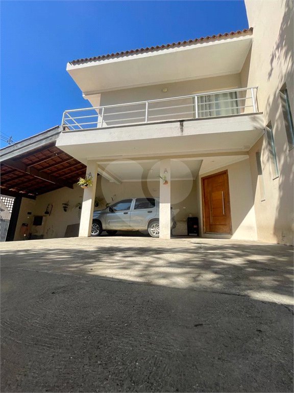 Casa à venda com 3 quartos, sendo 2 suítes,  em Jardim Santa Bárbara, Sorocaba, SP