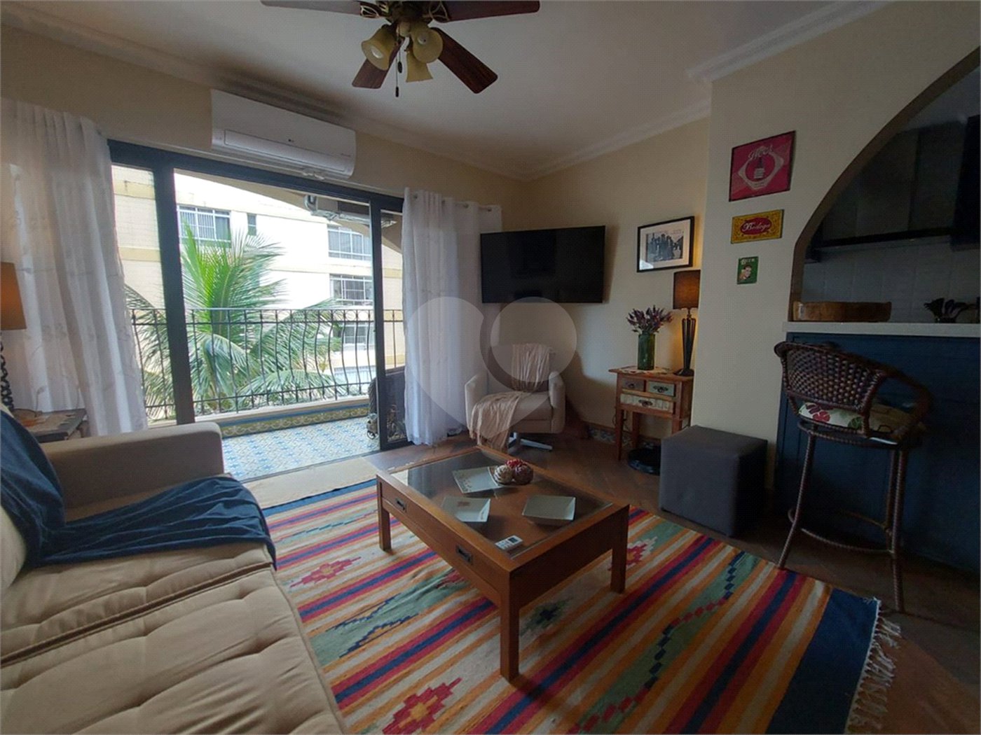 Apartamento à venda com 3 quartos, sendo 1 suíte,  em Enseada, Guarujá, SP