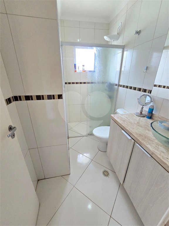 Casa à venda com 3 quartos, sendo 1 suíte, no condomínio Rafaela I, São Paulo - SP