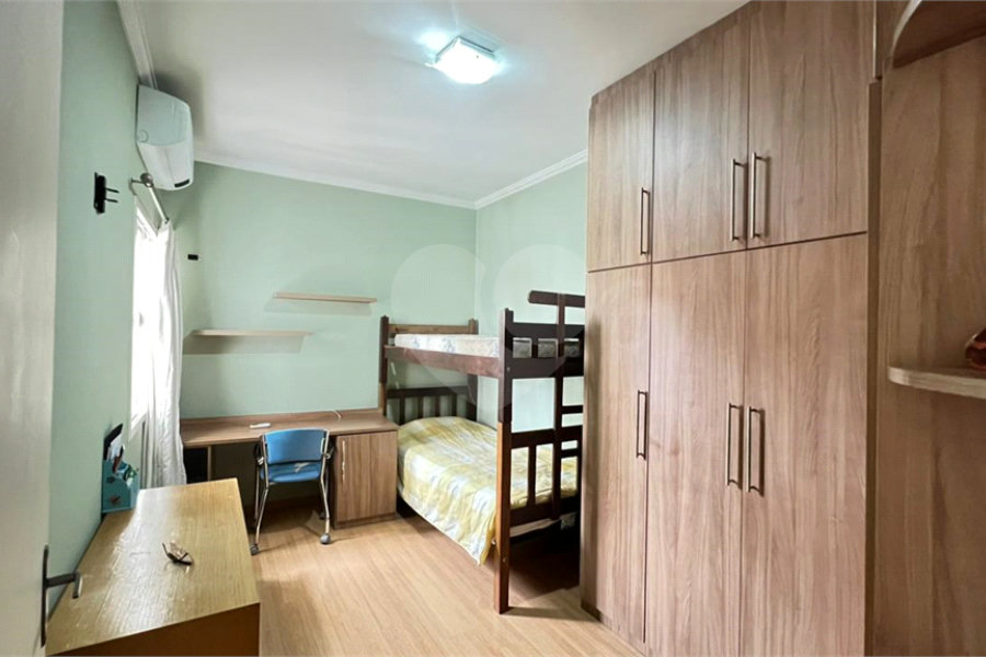 Casa à venda com 3 quartos, sendo 1 suíte, no condomínio Villagio Tramway, São Paulo - SP