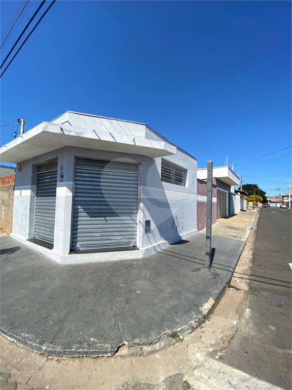 Casa e sala comercial na Vila Jacobucci