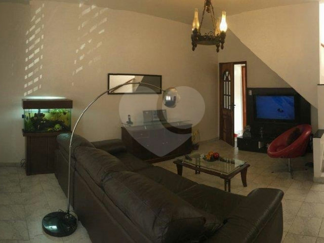 Casa à venda com 3 quartos, sendo 1 suíte,  em Santana, São Paulo, SP