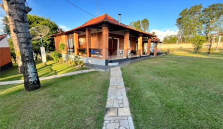 Chácara à venda com 6 quartos, sendo 1 suíte,  em Cercadinho, Alambari, SP