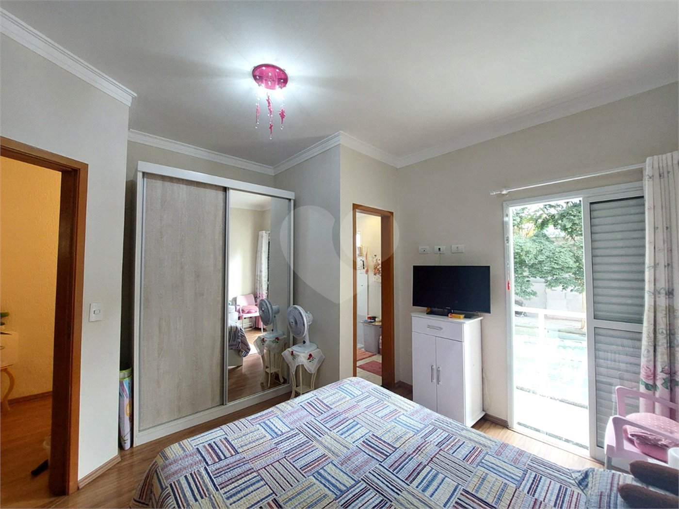 Casa à venda com 3 quartos, sendo 2 suítes,  em Jardim Lallo, São Paulo, SP