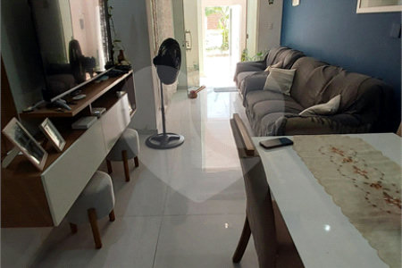 Casa à venda com 4 quartos, sendo 2 suítes, no condomínio Vivendas do Mendanha, Rio de Janeiro - RJ