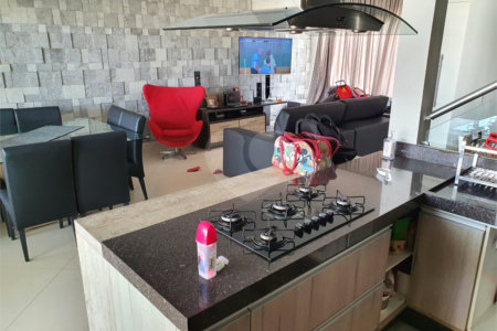 Casa à venda com 3 quartos, sendo 1 suíte, no condomínio Horto Florestal Iii, Sorocaba - SP