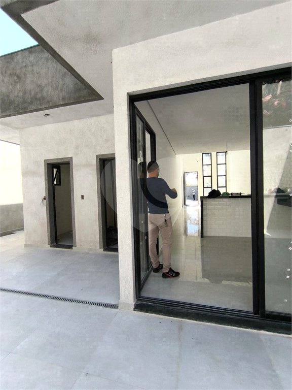 Casa à venda com 3 quartos, sendo 1 suíte, no condomínio Villagio Brasil, Atibaia - SP
