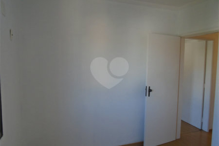 Apartamento à venda com 3 quartos, sendo 1 suíte, em Vila Oliveira, Mogi das Cruzes, SP