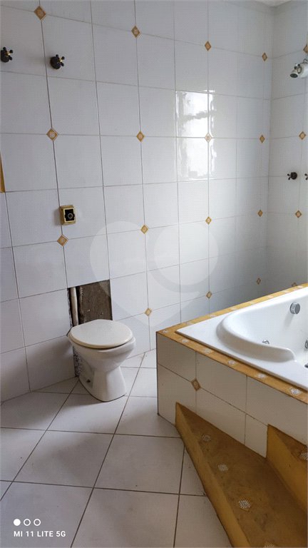 Sobrado à venda com 5 quartos, sendo 3 suítes, em Vila Campestre, São Paulo, SP