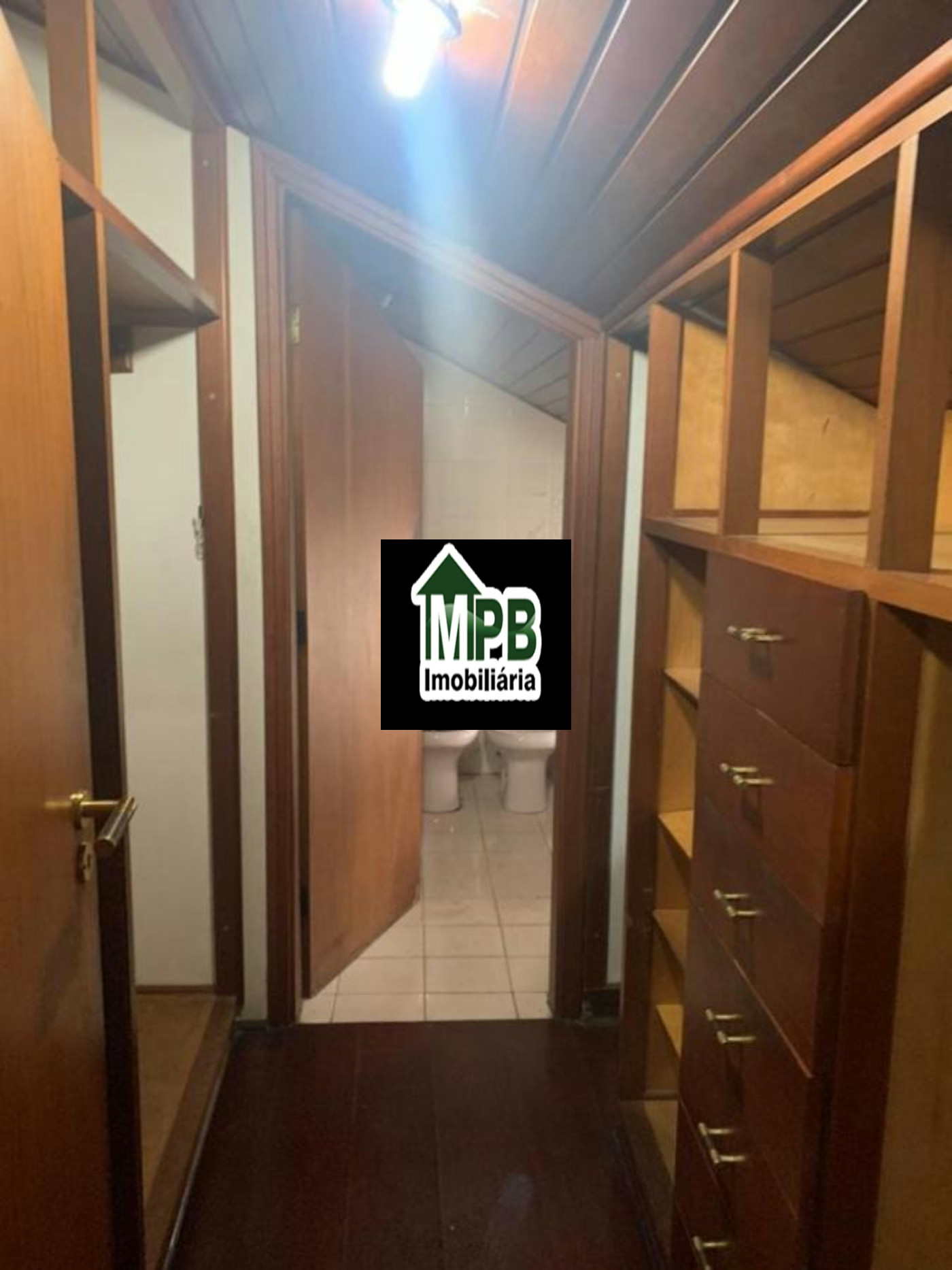 Sobrado à venda com 3 quartos, sendo 1 suíte, em Vila Carvalho, Sorocaba, SP
