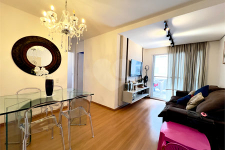 Apartamento com 63m² -2 dormitórios e vaga de garagem no Brás.