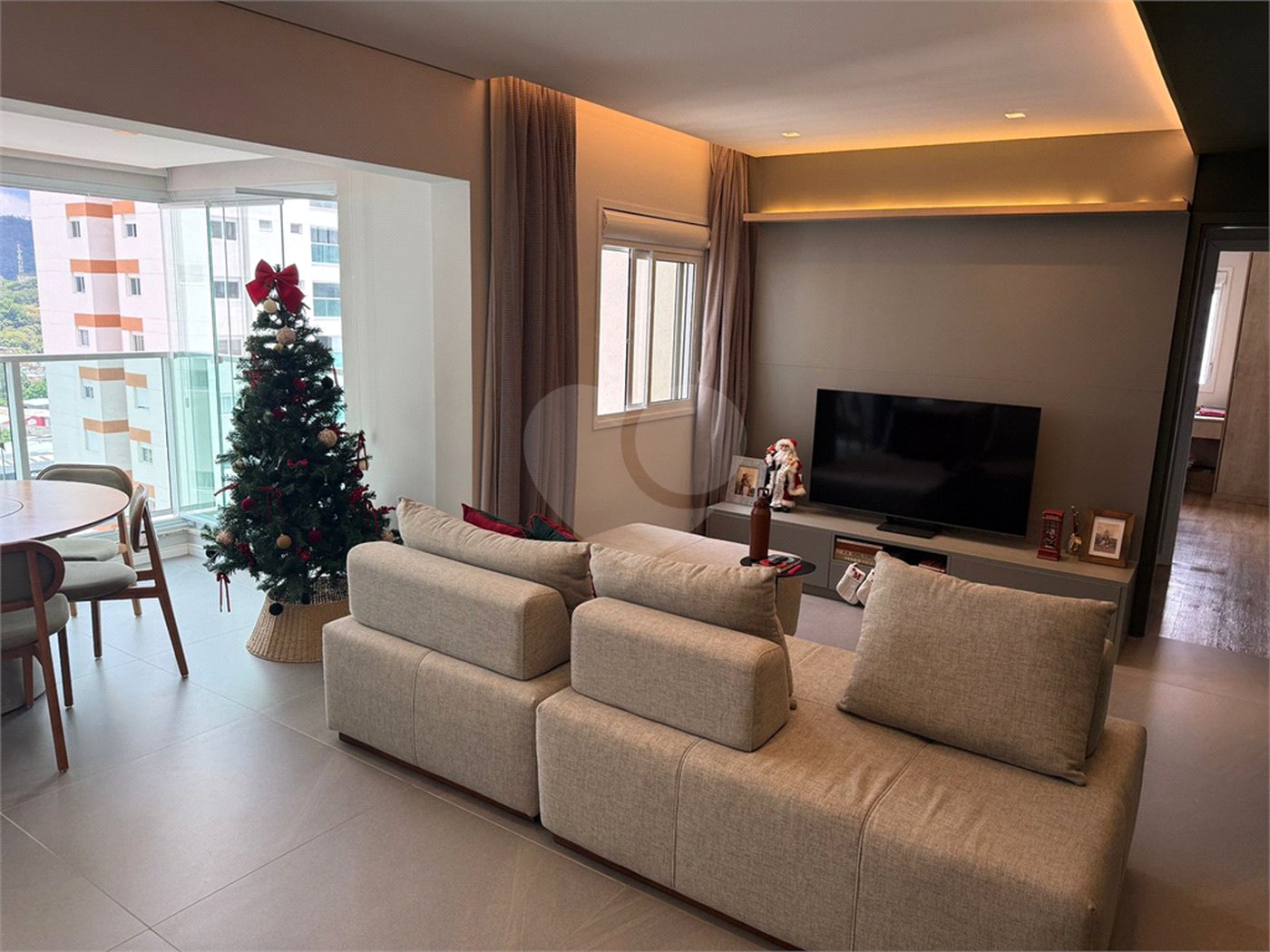 Apartamento à venda com 2 quartos, sendo 1 suíte,  em Vila Mogilar, Mogi das Cruzes, SP