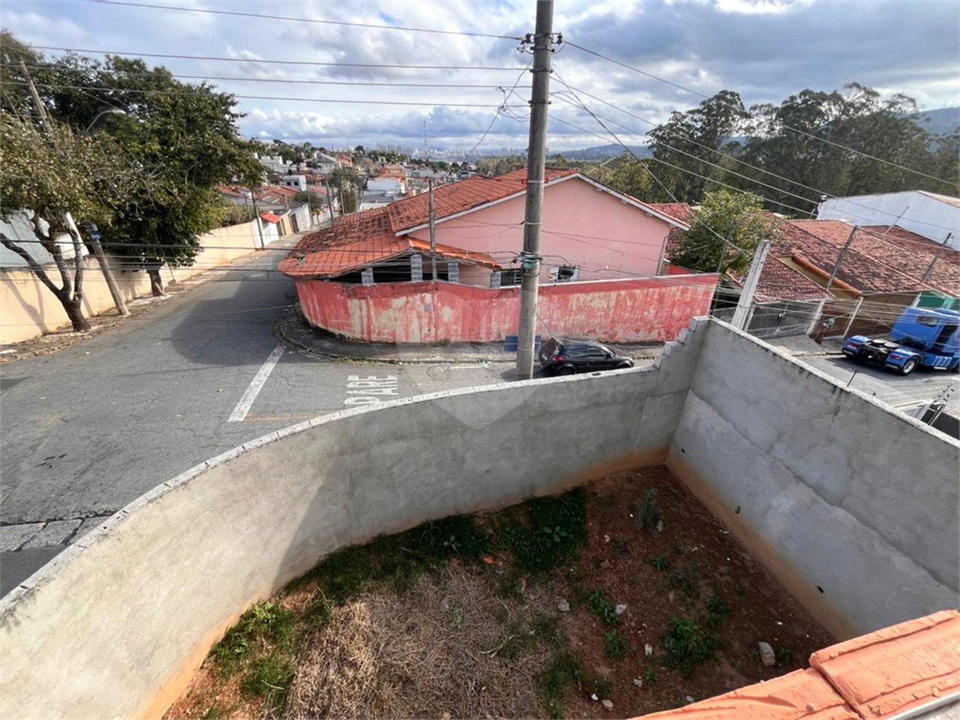 Casa à venda com 3 quartos, sendo 2 suítes, em Vila Suissa, Mogi das Cruzes, SP