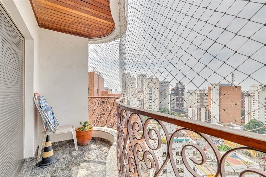 Apartamento à venda com 4 quartos, sendo 2 suítes, em Brooklin, São Paulo, SP