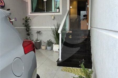 Casa à venda com 3 quartos, sendo 1 suíte, no condomínio Travessa Sílvio Lazzari,38, São Paulo - SP