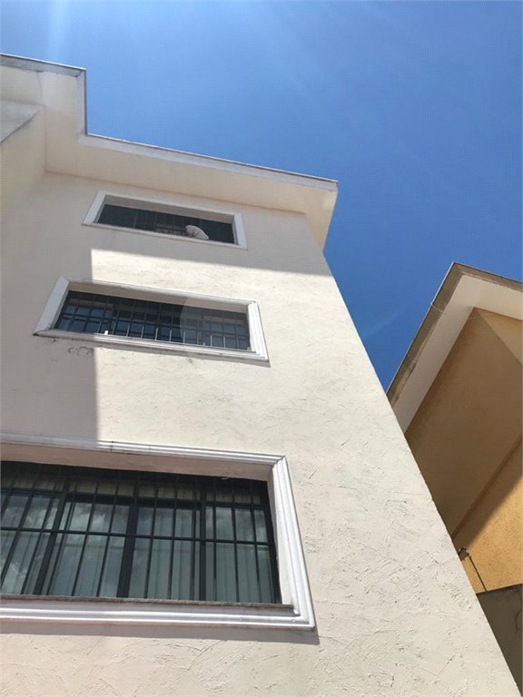 Sobrado à venda com 4 quartos em Parque Vitória, São Paulo, SP