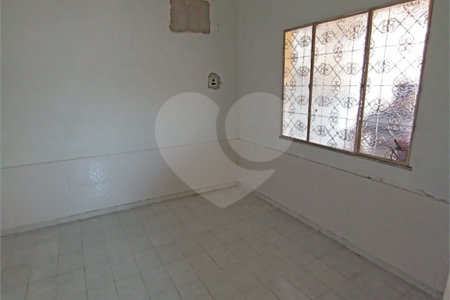 Casa à venda com 4 quartos em Campo Grande, Rio de Janeiro, RJ