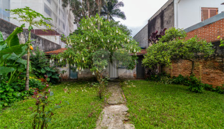 Sobrado à venda com 4 quartos, sendo 1 suíte,  em Campo Belo, São Paulo, SP