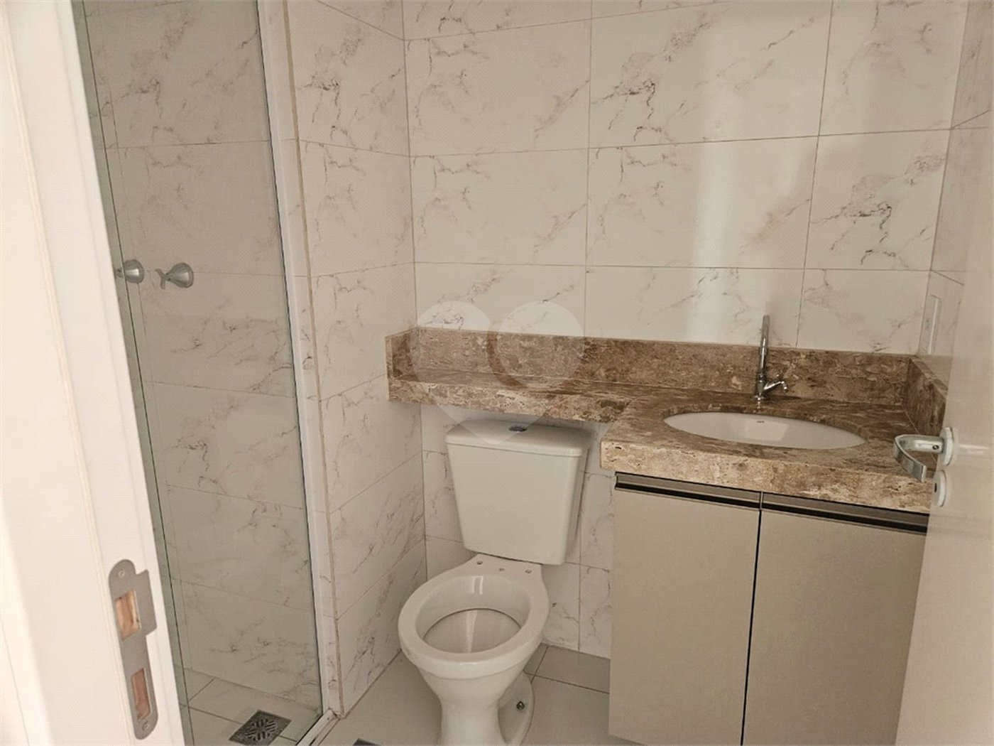 Apartamento à venda com 3 quartos, sendo 1 suíte, no Centro, Poá, SP