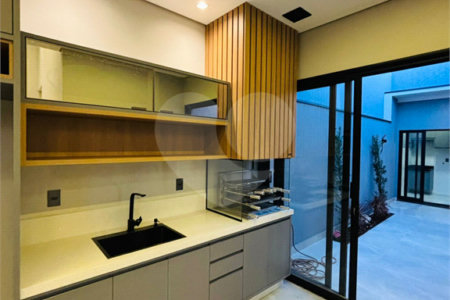 Casa à venda com 3 quartos, sendo 1 suíte, no condomínio Vila Ytu, Indaiatuba - SP