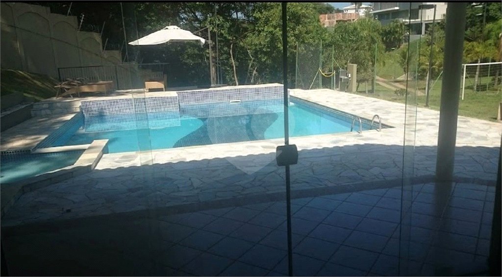 Casa à venda com 3 suítes no condomínio Villa Lombarda, Valinhos - SP