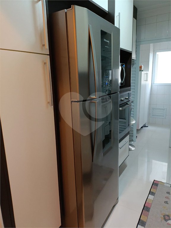 Apartamento na Região da Mooca. Excelente Localização com 3 Dormitórios sendo 1 Suíte e 2 Vagas de Garagem