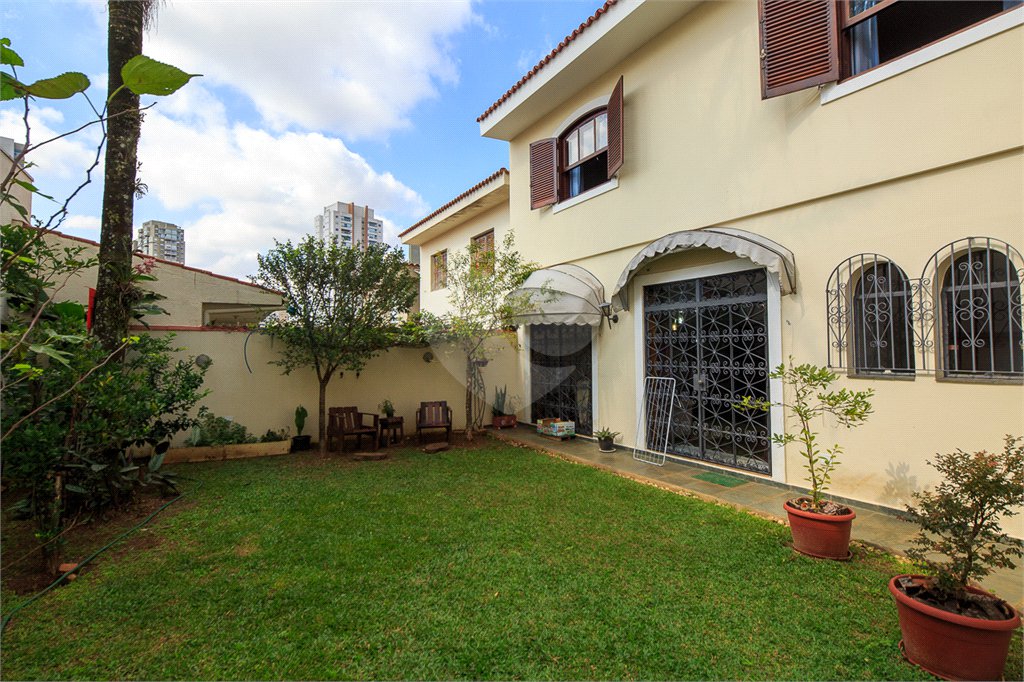 Sobrado à venda com 4 quartos, sendo 2 suítes, em Jardim Prudência, São Paulo, SP