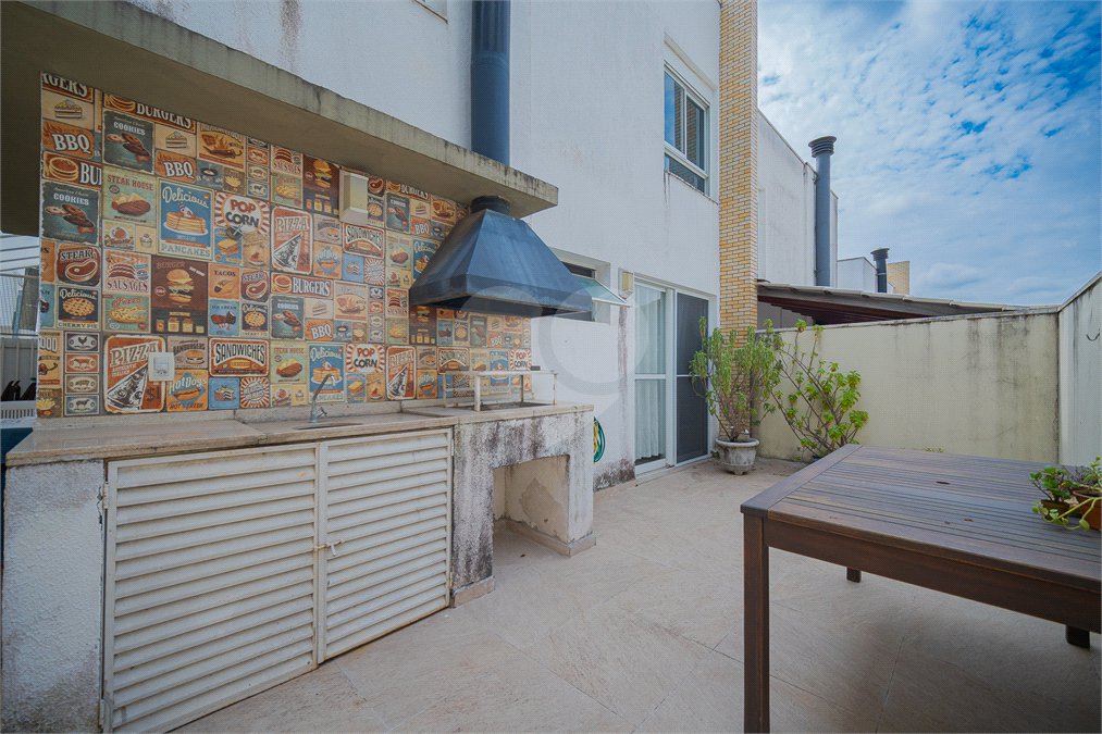 Casa à venda com 3 quartos, sendo 1 suíte,  no condomínio Queluz Vita - Casas, Cotia - SP