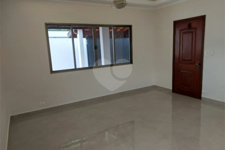 Sobrado à venda com 3 quartos, sendo 1 suíte,  em Jardim Regina, Indaiatuba, SP