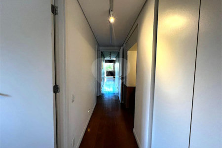 Imóvel 168m² Idea Zarvos com 3 suites, varanda na frente e na suíte, piscina, academia e 3 vagas Vila Madalena.