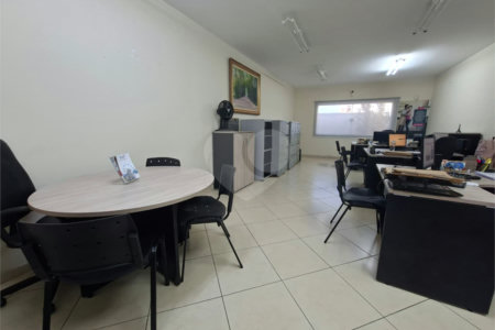 Sobrado à venda em Vila Nogueira, Diadema, SP