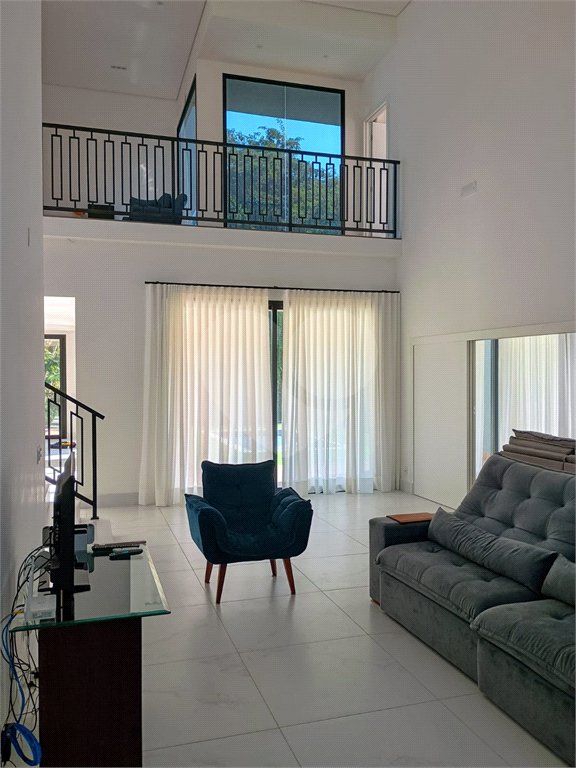 Casa à venda ou para alugar com 4 suítes no Centro, Jambeiro, SP