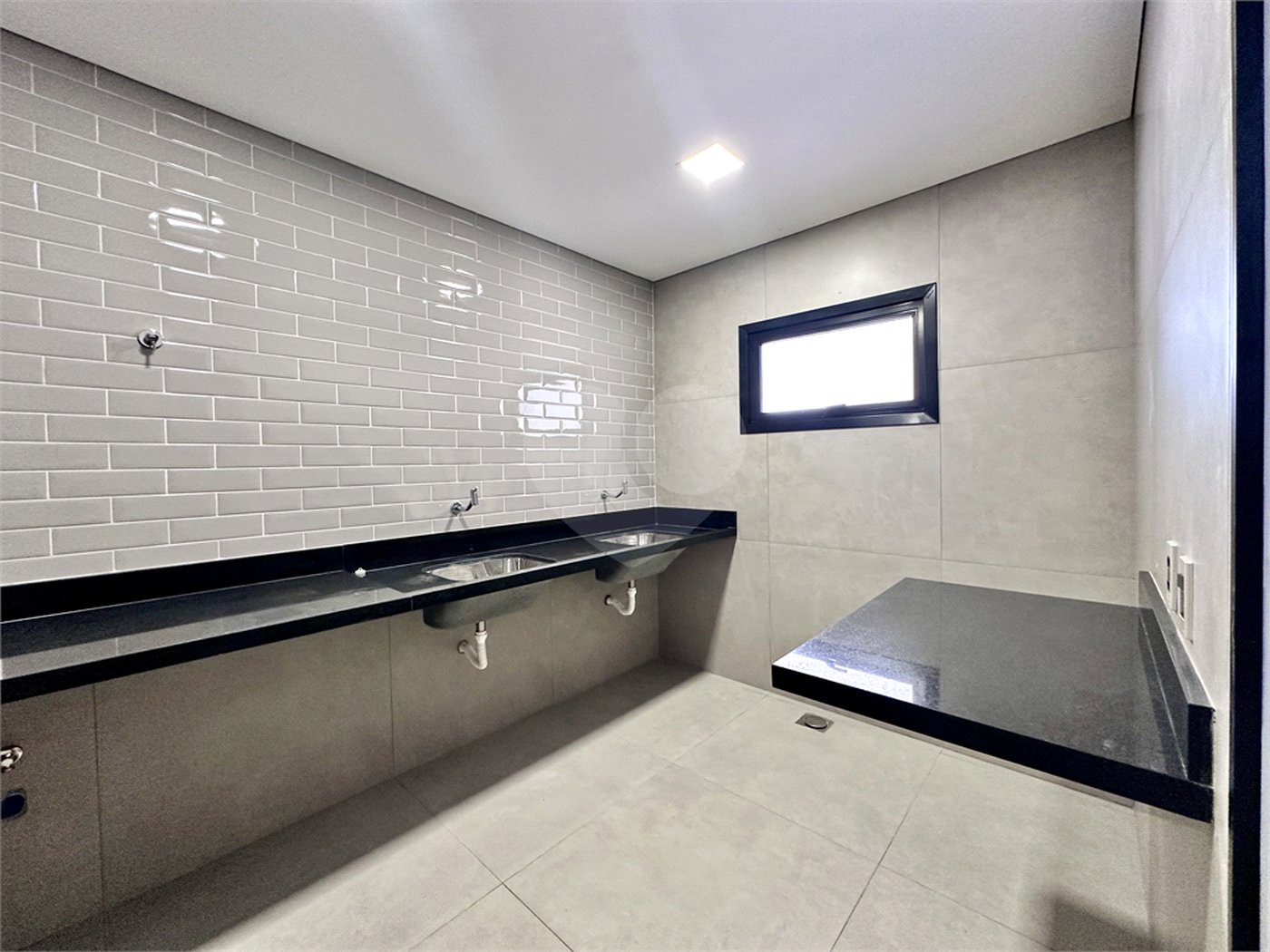 Casa à venda com 3 suítes no condomínio Residencial Florais Itália, Cuiabá - MT