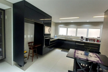 Apartamento à venda com 4 suítes em Vila Suzana, São Paulo, SP