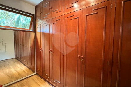 Casa à venda com 5 quartos, sendo 2 suítes,  no condomínio Village D'avignon, Sorocaba - SP