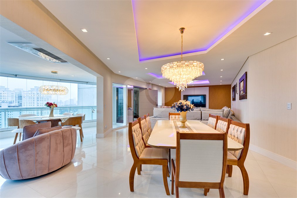 Apartamento à venda com 4 suítes em Vila Sofia, São Paulo, SP
