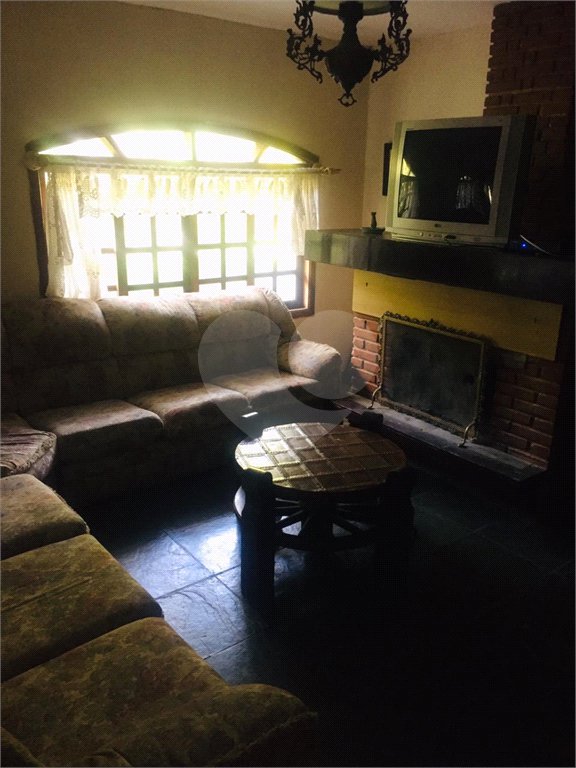 Sítio à venda com 9 quartos, sendo 4 suítes, em Remédios, Mairiporã, SP
