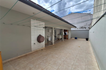 Casa à venda com 4 quartos, sendo 1 suíte, em Wanel Ville, Sorocaba, SP