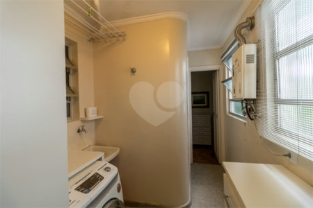 Apartamento à venda com 3 quartos, sendo 2 suítes, em Alto da Boa Vista, São Paulo, SP