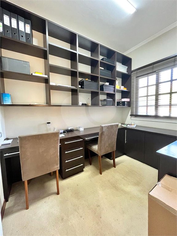 Casa à venda com 5 quartos, sendo 3 suítes, no condomínio Santa Teresa 1, Vinhedo - SP