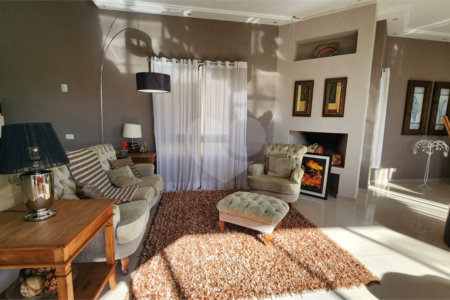 Casa à venda ou para alugar com 5 suítes no condomínio Residencial Jardim Primavera, Louveira - SP