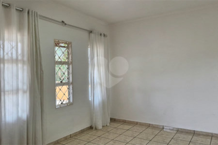 Casa para alugar com 3 quartos, sendo 1 suíte, no condomínio Santa Mônica, Atibaia - SP