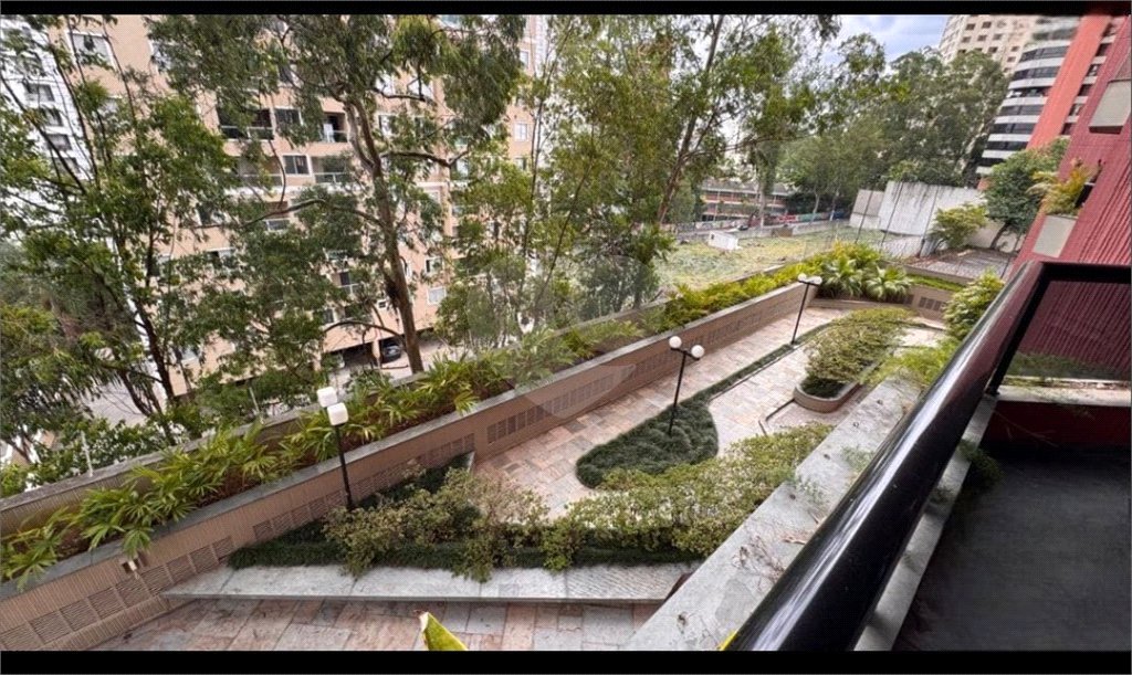 Apartamento à venda ou para alugar com 3 quartos, sendo 1 suíte, em Vila Andrade, São Paulo, SP