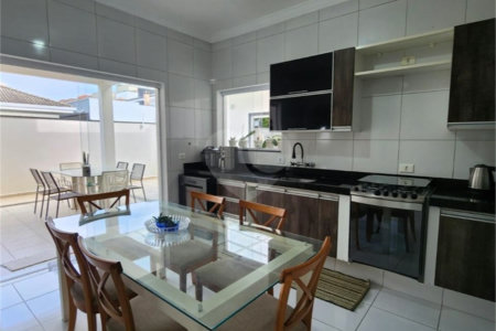 Casa à venda com 4 quartos, sendo 2 suítes, no condomínio Ibiti Royal Park, Sorocaba - SP