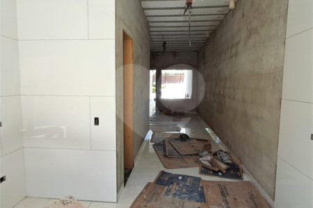 Sobrado à venda com 3 quartos, sendo 1 suíte,  em Vila Laís, São Paulo, SP