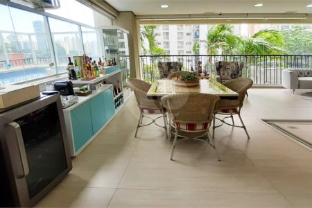Apartamento à venda com 4 suítes em Campo Belo, São Paulo, SP