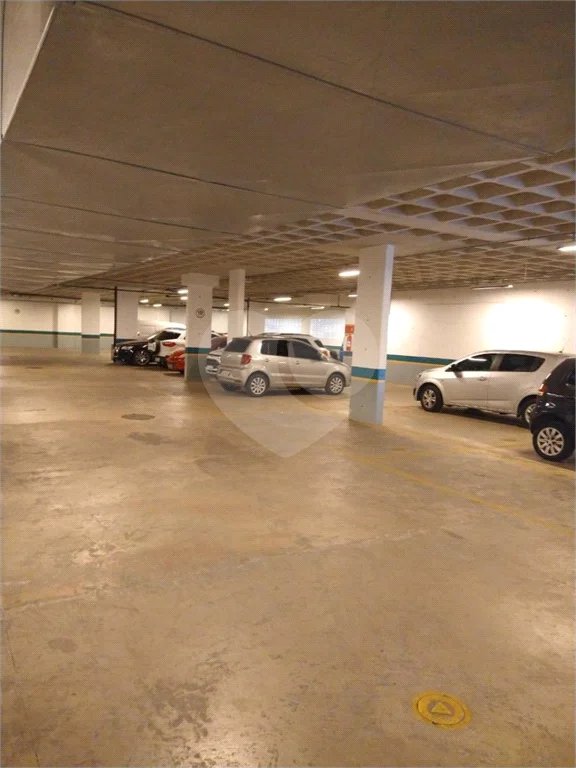 Condominio Clube apto 02 dormitórios(reversível para 03, sendo 01 suíte com 1 vaga.
