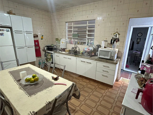 Sobrado à venda com 4 quartos, sendo 1 suíte,  em Parada Inglesa, São Paulo, SP